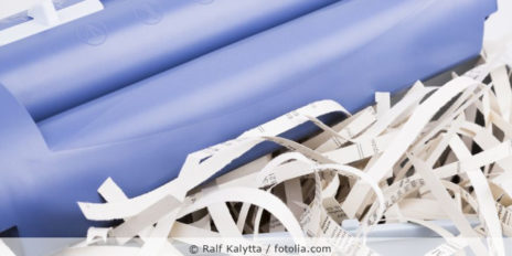 Akten_vernichten_schreddern_Papier_fotolia_59818438