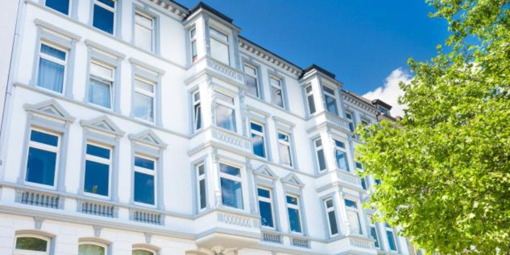 Eine Haus mir einer Altbaufassade.