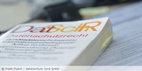 Ein Buch mit dem Titel "Datenschutzrecht".