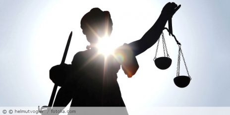 Die Justitia Statur mit der Sonne.