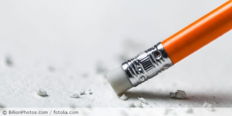 Die Radiergummiseite an einen Bleistift.