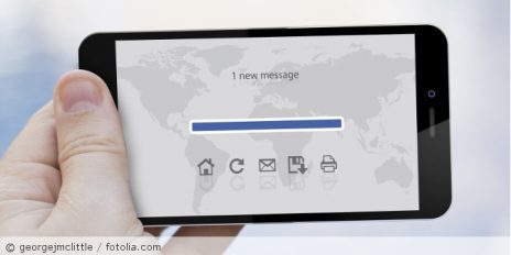 Mail_Handy_fotolia_82098281
