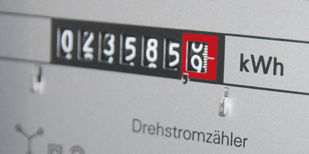 Ein Stromzähler wo die kWH Zahlen abgebildet sind.