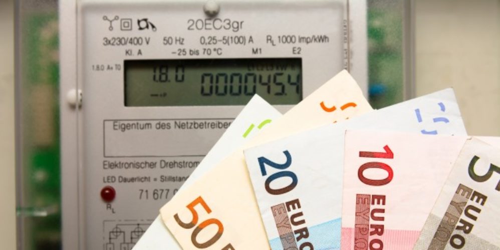 Stromzähler_Geld_Fotolia_57916262_Subscription_Monthly_M