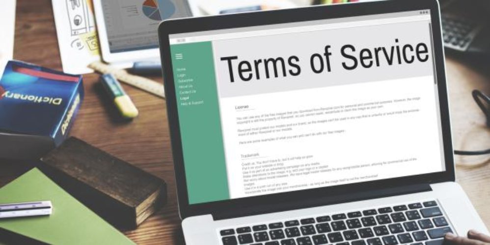 Ein Laptop mit den Terms of Service.