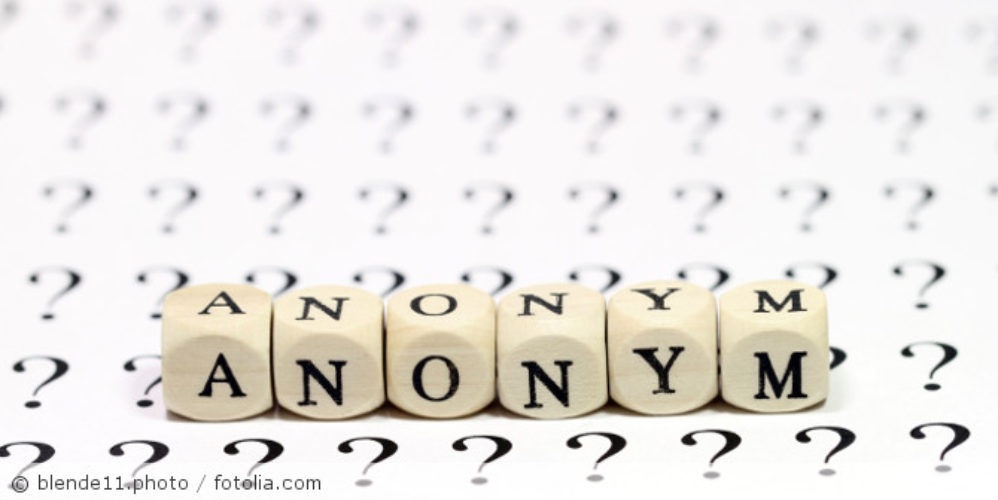 Mehrere Würfel mit der Aufschrift "Anonym".