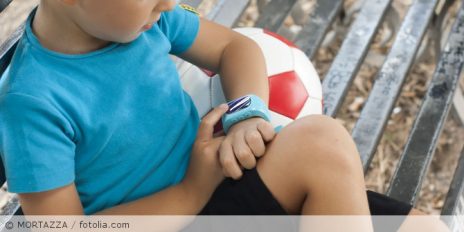 Kind mit Smartwatch.