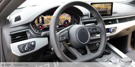 Navigationsgerät im Auto.