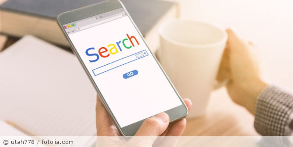 Ein Smartphone mit der Google-Suche.