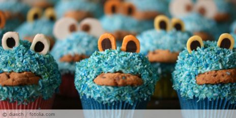 Muffins die aussehen wie das Krümelmonster.