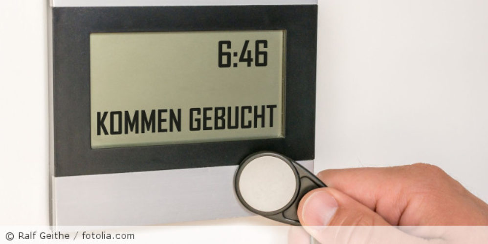 Zeiterfassungsgerät auf der Arbeit.