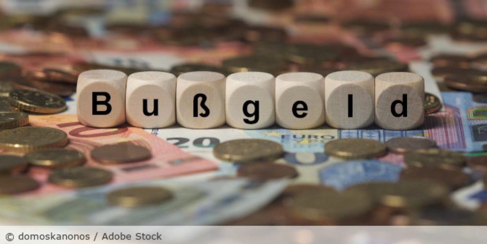 Würfel mit der Aufschrift "Bußgeld".