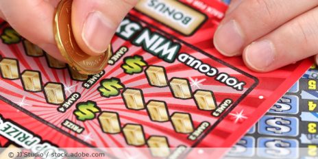 Gluecksspiel_Scratching_Lottery_AdobeStock_71194380