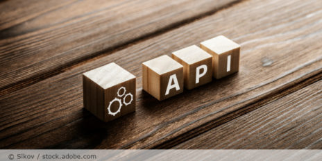 Würfel mit der Aufschrift "API".