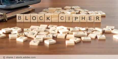 Würfel mit der Aufschrift " BLOCK CHIPHER".