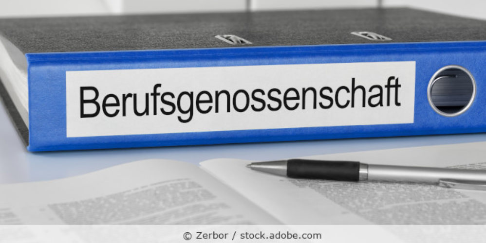 Ordner mit der Aufschrift "Berufsgenossenschaft".