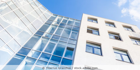 Buerogebaude_Aussenansicht_AdobeStock_72116368
