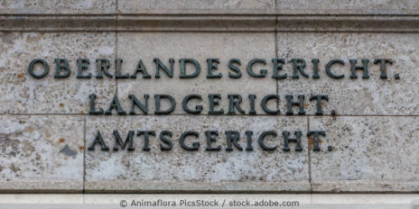 OLG_LG_Amtsgericht_Schild_AdobeStock_188332449