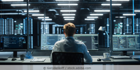 Kontrollraum Überwachung Monitore