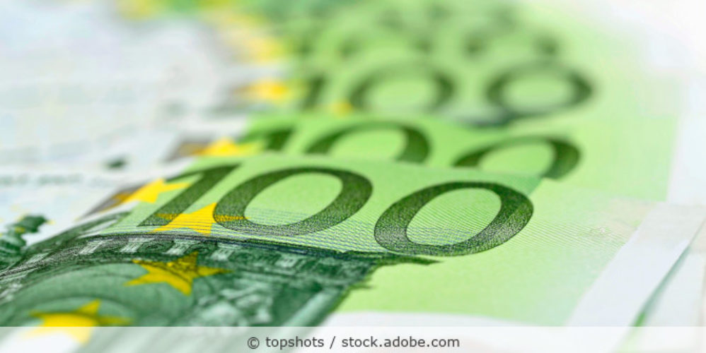 100_Euro_Geldscheine_AdobeStock_20151220
