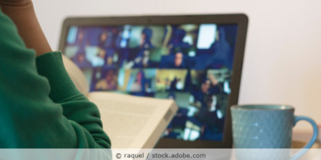 Studentin_Unterricht_online_Videokonferenz_AdobeStock_410229658