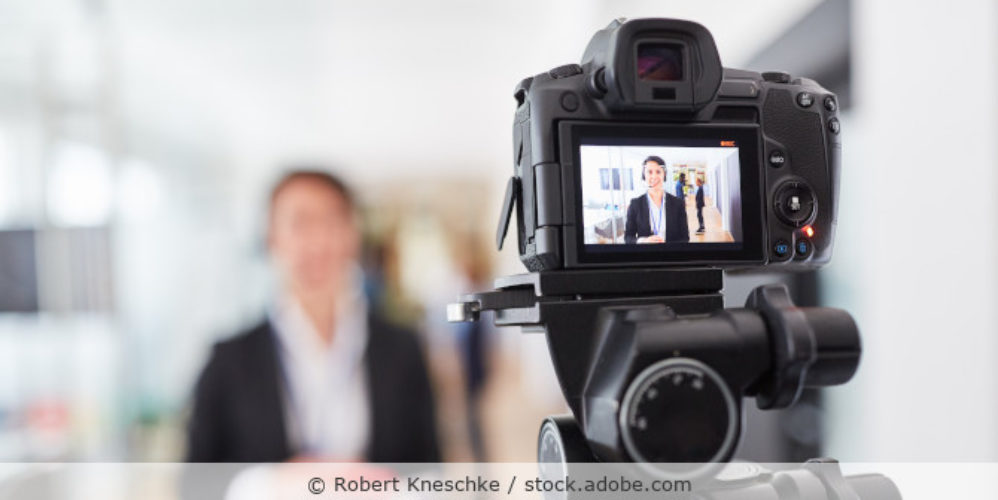 Videoaufnahme einer Mitarbeiterin.