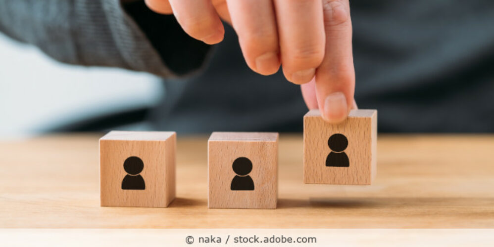 Wuerfel_Personen_AdobeStock_314083785
