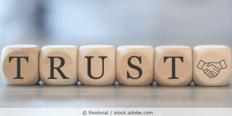 Würfel mit der Aufschrift trust.