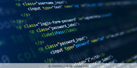 Bildschirm zeigt Ausschnitte von Programmcode.